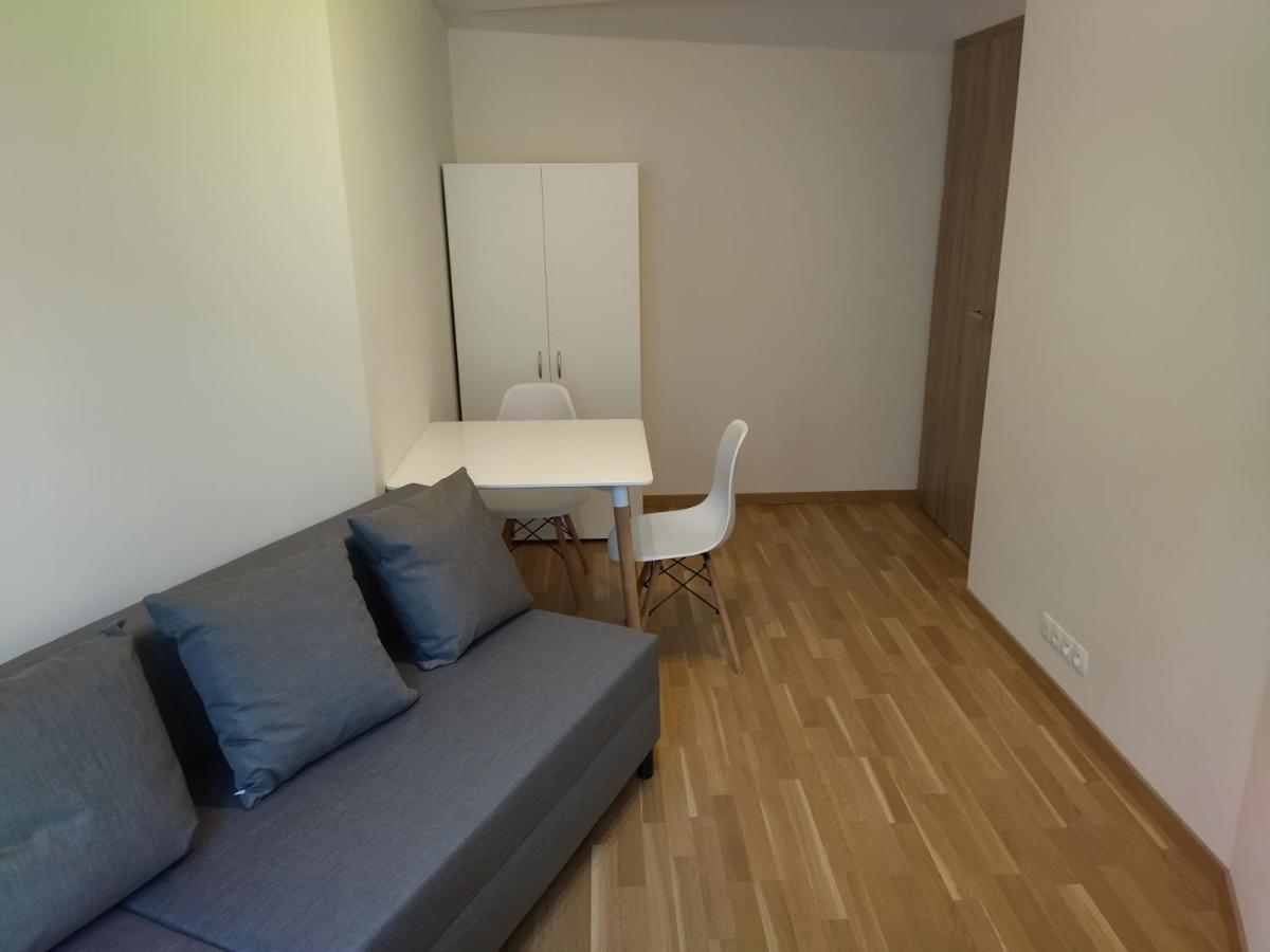 Brand New One Bedroom Apartment #54 In Brand New Building With Free Parking Prag Dış mekan fotoğraf